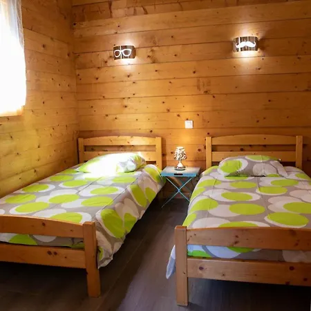 Camping Accueillant A La Gazonne - 5 Pers. - Api-1-52-3005 *